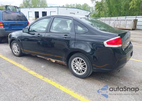 2010 Ford Focus Se z USA, uszkodzony, nr VIN 1FAHP3FN8AW183123